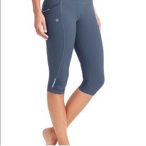 Athleta Dobby Be Free Knicker Leggings. Size XXS. EUC